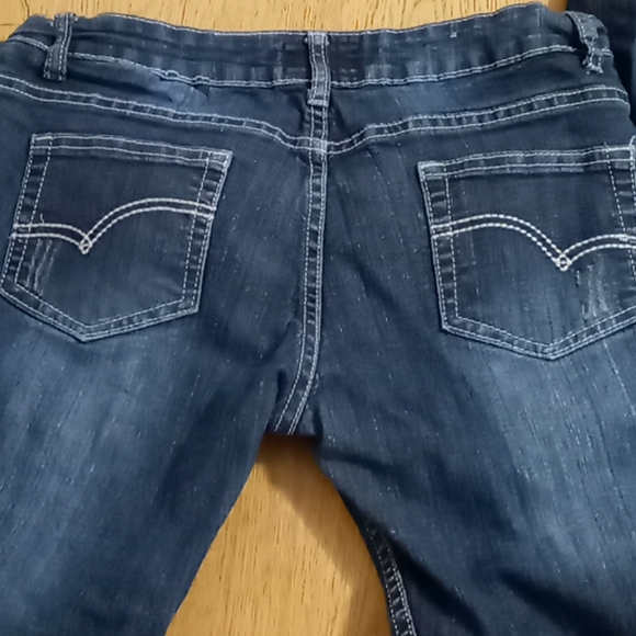 Distorted Jeans - Picture 7 of 8